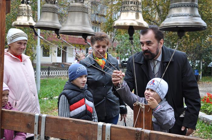 В Верхнем Уфалее открылся фестиваль колокольных звонов