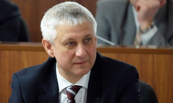 Бердников напомнил коммунальщикам о том, что зимой в Магнитогорске обычно есть снег